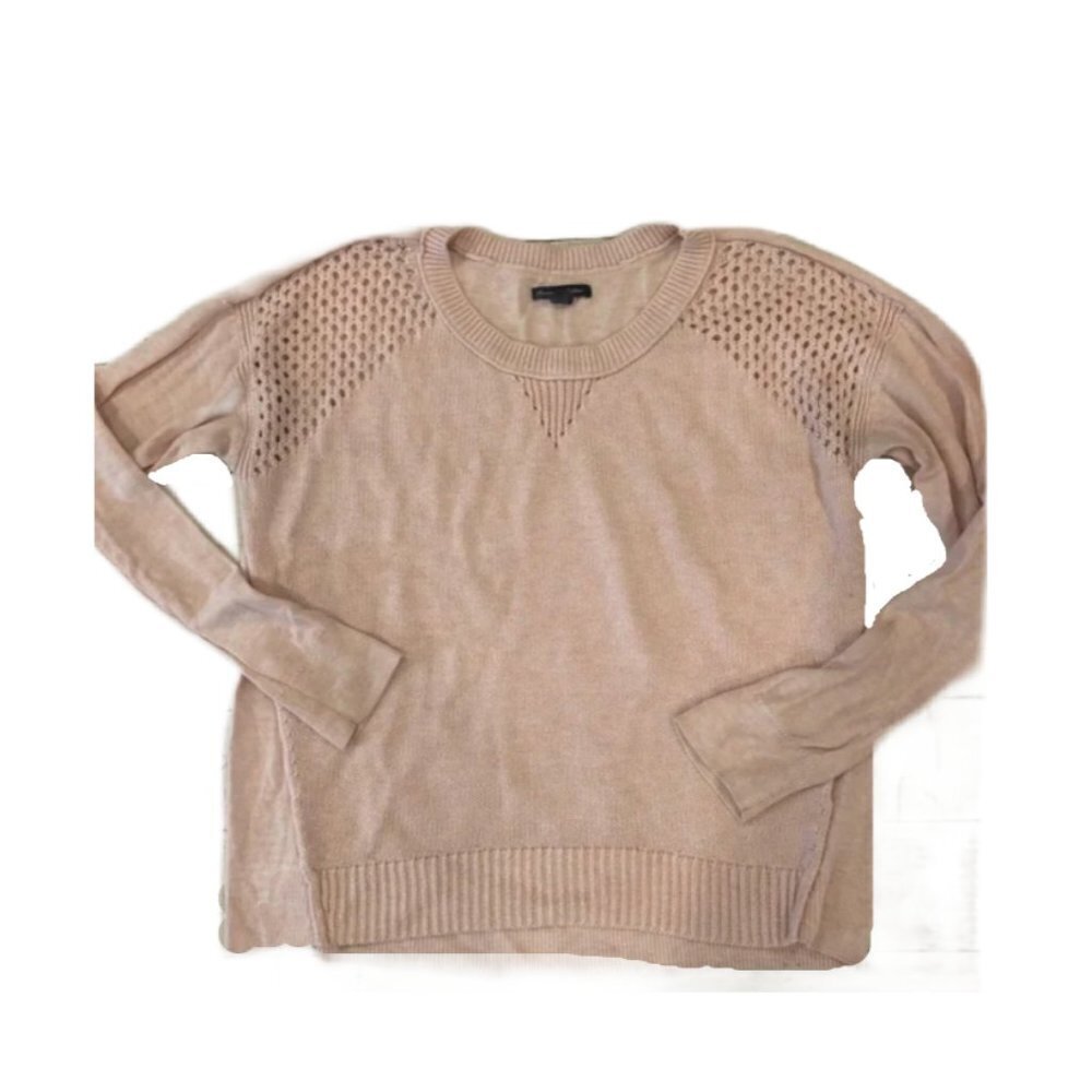 American Eagle Baby Pink sweater with detailing